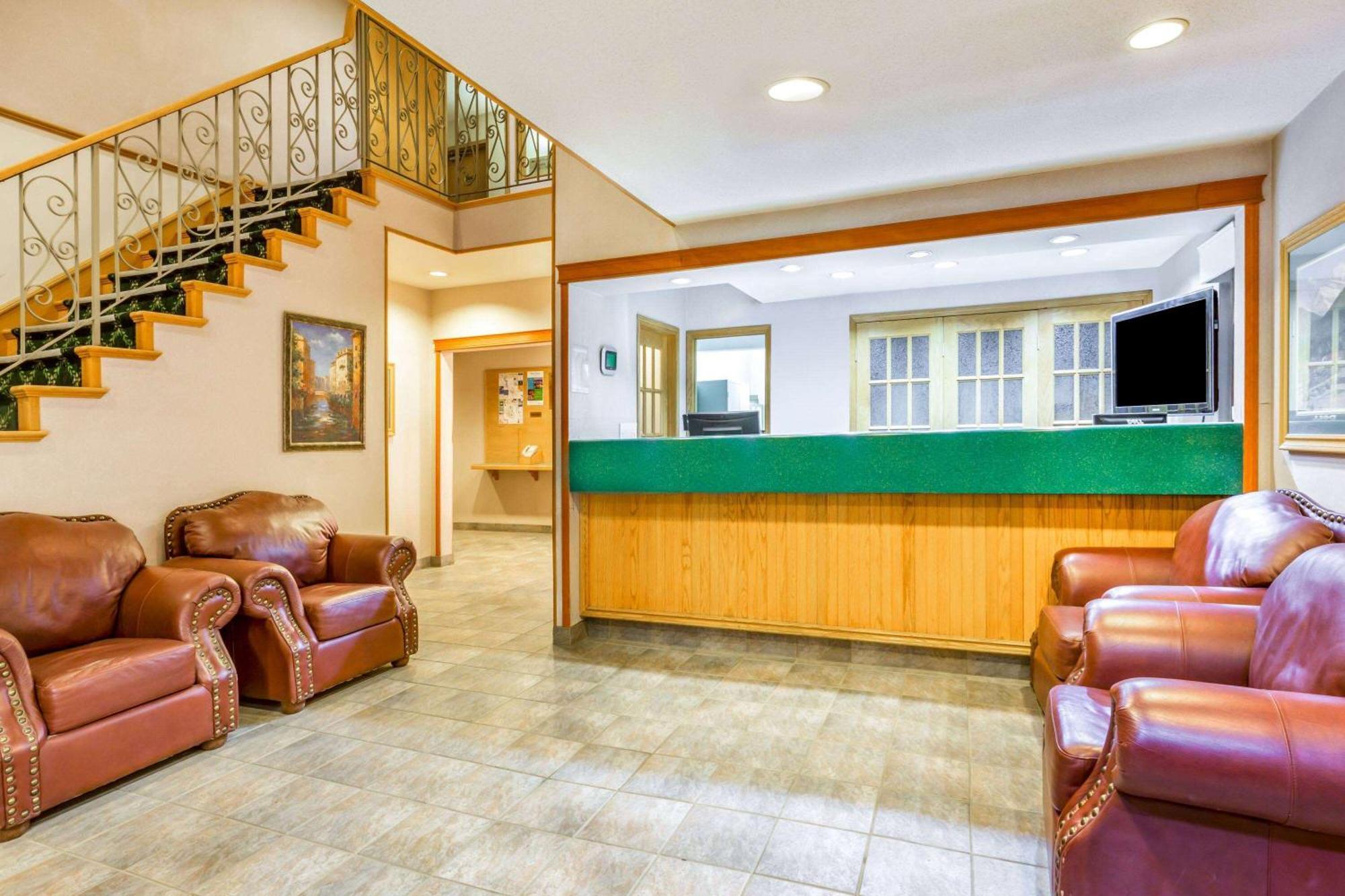 Howard Johnson By Wyndham Fort St. John Kültér fotó